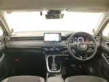 【前方視界】開放的な前方視界!運転がしやすく疲れにくいです♪窓が大きく、見通しがとっても良いおクルマですよ♪