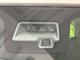 【スズキ セーフティサポート】走行中に前方の車両等を認識し、衝突しそうな時は警報とブレーキで衝突回避と被害軽減をアシスト。より安全にドライブをお楽しみいただけます。