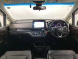 【前方視界】開放的な前方視界!運転がしやすく疲れにくいです♪窓が大きく、見通しがとっても良いおクルマですよ♪