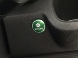 ★ECONスイッチ★ エコドライブを加速しよう!スイッチをONにすると、運転の仕方によるロスを抑え込み燃費をよくするようクルマが頑張ります(*^ー^*)燃費向上にチャレンジ♪
