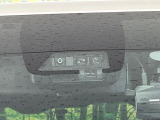 【トヨタセーフティセンス】走行中に前方の車両等を認識し、衝突しそうな時は警報とブレーキで衝突回避と被害軽減をアシスト。より安全にドライブをお楽しみいただけます。