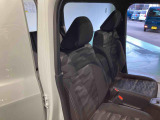 ご覧いただきありがとうございます!安心保証付きの展示車を多数揃えておりますのでお気軽にお尋ねください。