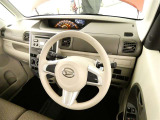 視界も広々で見晴らしの良い運転しやすいコックピットです。