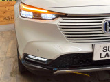 【シーケンシャルターンランプ付きLEDヘッドライト】人気の『流れるウィンカー』付きのLEDヘッドライトを装備♪高級感はもちろん、点灯時は存在感たっぷりで他車からも認識されやすく安心です。