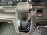 インパネシフトのオートマチック車です。