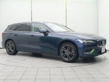 購入後は全国のVOLVO正規ディーラーにてアフターサービスをお受けいただけます。定期点検サービス、延長保証などの有料サービスも手厚くご用意しておりますので、ご不安事はお気軽にご相談下さい。