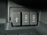 ナビ連動USB・充電USB