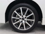 TRD製アルミホイールを装着しています。タイヤサイズ205/50R17