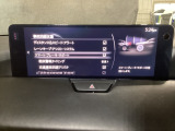 車や障害物だけでなく人や自転車も検知し、ブレーキを自動制御して衝突回避をサポートしてくれるSBS(スマートブレーキサポート)を装備!