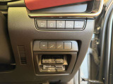 運転席右足のところには360度ビューカメラに切り替えるスイッチやETC2.0、ドライブレコーダーの本体