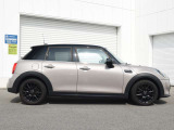 お車の詳細等はお気軽にMINI正規ディーラー アルコン までお問い合わせくださいませ。スタッフ一同、お待ちしております!