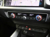 Audiでは独自の基準をクリアした車だけをAudi認定中古車として認めています。全ての条件を満たした車だけが、認定資格を持つテクニシャンの手による100項目にも及ぶ点検・整備を受け、お客様のもとへ届けられます。