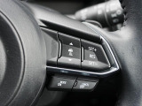 前走車両の速度に合せて、自車の速度を調整できる「MRCC(マツダレーダークルーズコントロール)」を装備しています。