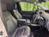 運転席シート廻りは使用感も少なく、良好な状態となっています。前オーナー様が丁寧に使っていたことがよくわかりますね。