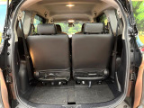 積み下ろしのしやすいデッキにはたっぷりと荷物を積み込んでいただけます。遊びから仕事まで、様々なシーンで頼れます♪