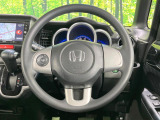 インテリアに合わせたデザインのステアリングは、運転される方のことも考え、運転しやすい形状、大きさです。是非一度、実際に触ってお確かめください。