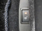 寒い時期でも快適なドライブをサポートするシートヒーターが装備されています。