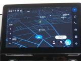 ディスプレイオーディオ(コネクティッドナビ対応)PLUS搭載。T-Connectご契約で2028年9月まで無償で利用できるナビ(期限到来後は有償)と、解約後も利用できる車載ナビが搭載されています。