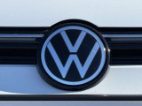 VOLKSWAGENのエンブレムにはセンサーが内蔵されています。