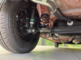 お車を安心してお乗りいただく為には、足回りの定期点検が欠かせません。サービスサポート(有償保証)では無料点検もご提供しており、安心のカーライフをお過ごしいただけるサポート体制が整っています。