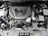 マツダが世界に誇る1.8ディーゼルエンジン。低回転から発生するパワフルなトルクと、優れた環境性能、低燃費性能。快適に楽しく走るための、文字どうり原動力となるエンジンです。