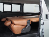 【Renoca CoastLines/R6年式/ハイエースバン/ガソリン2WD】大人気角目4灯をLEDにて贅沢インストール♪【全国納車可能】