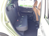 自社整備工場で点検整備をおこなってからお渡ししています。車検が残っている場合は『12ヶ月点検整備』を、車検整備付きの場合は『車検整備』をおこないます。整備費用は車両本体価格に含まれています。