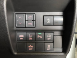 【左側パワースライドドア】左側が電動スライドドアになっております。狭い駐車場でのお子様の乗り降りなどの時に安心です!