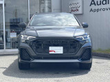 シングルフレームグリルはAudiの象徴的なデザイン要素であり、一目でAudiとわかるスタイル、大きくて迫力のある形状が車のスポーティな印象を強調しており、魅力的なデザインとなっています。