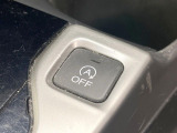 【アイドリングストップ】赤信号や渋滞で停車した際にエンジンを停止し、無駄な燃料の消費を抑えます。燃費向上や環境保護につなげる機能♪エンジンはブレーキを離せば再始動します。