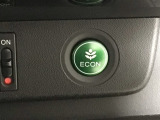 ★ECONスイッチ★ エコドライブを加速しよう!スイッチをONにすると、運転の仕方によるロスを抑え込み燃費をよくするようクルマが頑張ります(*^ー^*)燃費向上にチャレンジ♪