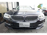 BMWの代名詞の【キドニーグリル】グリルが腎臓のように見えるので【キドニー】と呼ばれるようになりました。一目見ただけでBMWであると認識できる確固たるアイコンとして存在感を放ちます。