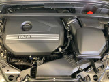 BMWのエンジンは世界的にも認められている高性能エンジンです。レスポンスがよく高回転型の心地よい吹きあがりなど駆け抜ける歓びのキーになる部分でございます。
