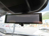 【スマートルームミラー】バックミラーが映像で!!荷物や後席に同乗している方、曇りなど視界が遮られ後ろの確認がでいきない時、クリアな映像で確認をすることができる便利な機能です☆