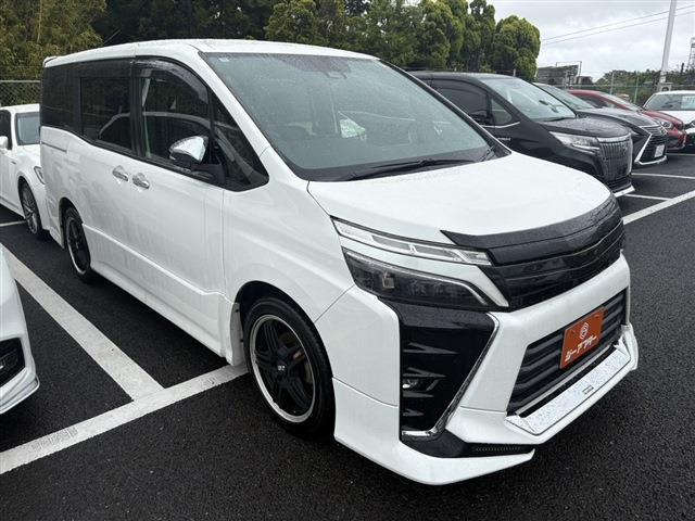 ヴォクシー 2.0 ZS 煌 TRDエアロ 禁煙車 純正10型ナビ