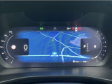 ドライバーディスプレイにもナビ画面が表示され、運転中の目線の移動を最小限に抑えることが出来ます。