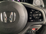 ハンドルにHondaセンシング系のクルーズコントロールやレーンキープアシストなどのスイッチが装備されています。ハンドルから手を離さず安全に操作できます。