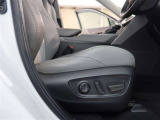 パワーシート搭載。微妙な調整が手軽にでき、ピッタリなポジションで運転することが可能です。