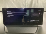 フォワードセンシングカメラで認識した交通標識をディスプレイに表示し、交通標識の見落とし防止を図り、安全運転を支援します。