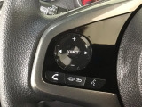 ステアリングリモコンは、運転中でも簡単に音量調整やチャンネル変更もできます!わき見運転防止にもつながるので安心です♪