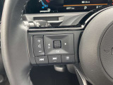 ハンドルにスイッチが付いており、音量やチャンネルを変えることができたり、ハンズフリー通話の応答もお手元で出来ちゃいます♪