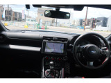 0次安全とは車の基本設計を工夫し安全性を高めて事故に遭わないための考え方です。そのためスバルの車は視界設計やドライビングポジションなど細部までこだわり抜いて作られています。