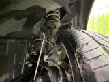 お車を安心してお乗りいただく為には、足回りの定期点検が欠かせません。サービスサポート(有償保証)では無料点検もご提供しており、安心のカーライフをお過ごしいただけるサポート体制が整っています。