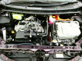 エンジンは、トヨタ自慢のハイブリットエンジンです。燃費の良さに、びっくりしますよ!