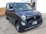 自社整備工場で点検整備をおこなってからお渡ししています。車検が残っている場合は『12ヶ月点検整備』を、車検整備付きの場合は『車検整備』をおこないます。整備費用は車両本体価格に含まれています。
