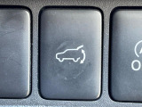 【パワーバックドア】スマートキーや運転席のボタンを押すだけでリアゲートが自動で開閉します!荷物を持っている時や、高い位置にあるバックドアを閉める際に便利な機能です♪
