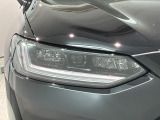 LEDヘッドライトは、点灯の瞬間から最大光量を発揮し、突然暗くなるトンネルなどでの安定感を高めます。