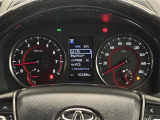 【メーターまわり】ドライバーから見やすい位置にあって安全運転に寄与します。マルチインフォメーションディスプレイでは、クルマに関する情報の確認はもちろん、各種安全機能・装備のON/OFFも設定可能。