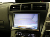 車庫入れや駐車で威力を発揮するのがバックモニター!ナビディスプレイに後ろの様子が映し出されるから安心です。