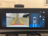 リバース連動型のバックカメラは、精度が良く、バックや縦列駐車もストレスなく止められます。カメラの性能も日々進化しており画質には私たちも驚かされます。ぜひ実車でのご確認をお願い致します!